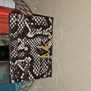 Authentic Michael Kors LG card holder